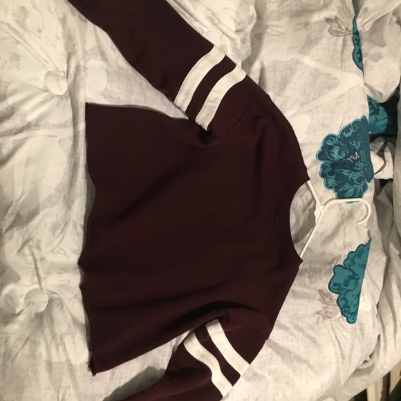 Burgundy crop top sweater - Picture 2 of 4